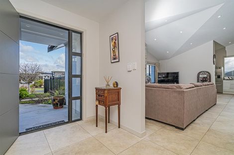 Photo of property in 1 Topping Place, Whitianga, 3510