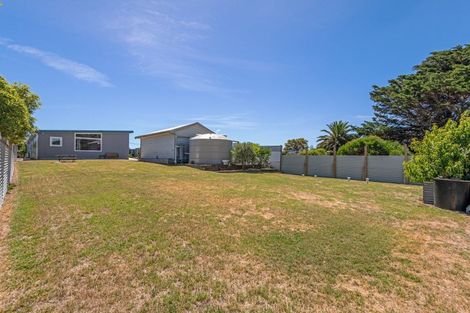 Photo of property in 41 Punga Street, Tangimoana, 4822