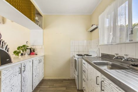 Photo of property in 5 Trengove Place, West Harbour, Auckland, 0618