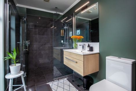 Photo of property in 2 Matau Lane, Ferndale, New Plymouth, 4310