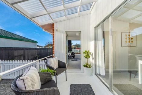 Photo of property in 42 Storey Avenue, Forest Lake, Hamilton, 3200