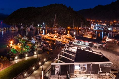 Photo of property in Oxleys Rock Apartments, 204/6 London Quay, Picton, 7220