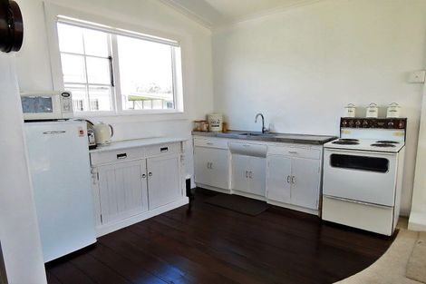 Photo of property in 44 Adderley Street, Westport, 7825