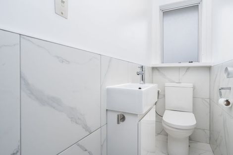 Photo of property in 2/27 Spence Road, Henderson, Auckland, 0612