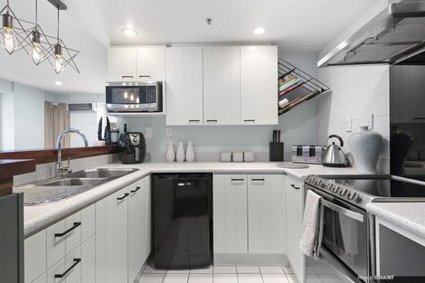 Photo of property in Terrace Heights Apartments, 2g/163 The Terrace, Wellington Central, Wellington, 6011