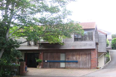 Photo of property in 42 Simla Crescent, Khandallah, Wellington, 6035