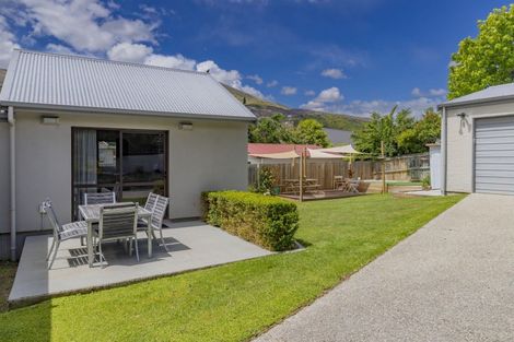 Photo of property in 27 Hood Crescent, Arrowtown, 9302