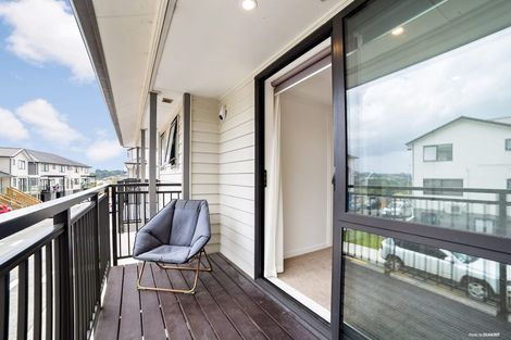 Photo of property in 18 Peony Mews, Oteha, Auckland, 0632