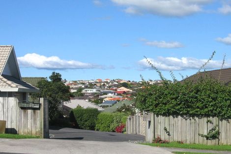 Photo of property in 2/60 Whitford Road, Botany Downs, Auckland, 2014