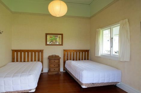 Photo of property in 80 Watt Street, Coromandel, 3506