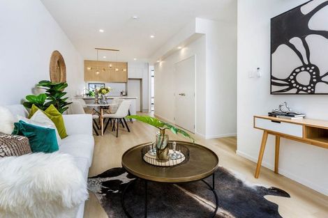 Photo of property in 5 Papa Takaro Lane, Flat Bush, Auckland, 2019