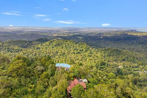 Photo of property in 1/51 Quinns Road, Waiatarua, Auckland, 0612