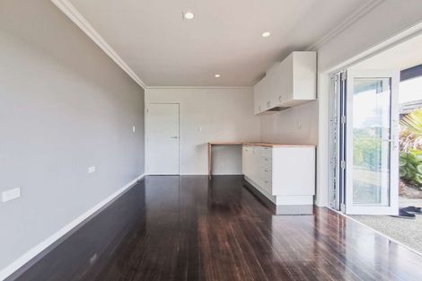 Photo of property in 2/5 Nigel Road, Browns Bay, Auckland, 0630