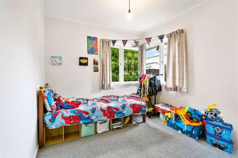 Photo of property in 17 Brookfield Road, Te Atatu Peninsula, Auckland, 0610