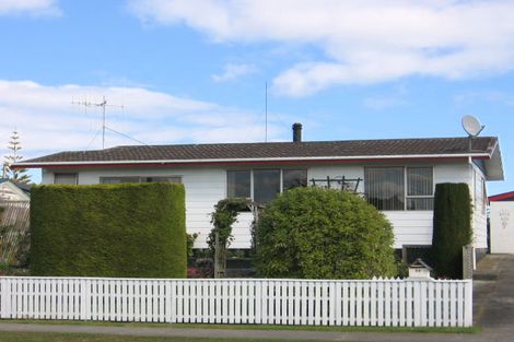Photo of property in 28 Seabury Avenue, Foxton Beach, Foxton, 4815