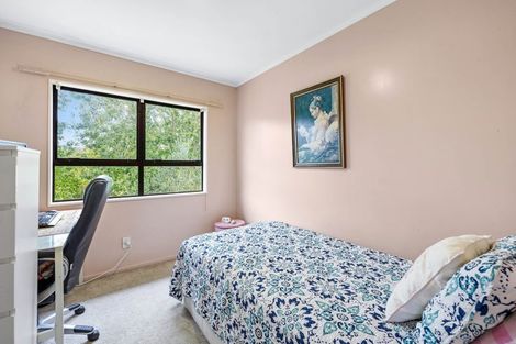 Photo of property in 2/109 Athena Drive, Totara Vale, Auckland, 0629