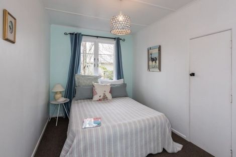 Photo of property in 12 Nimon Street, Havelock North, 4130