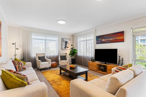 Photo of property in 77 Parkside Drive, Orewa, 0931