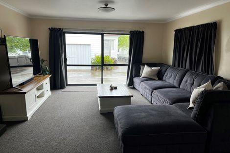 Photo of property in 11 Rangiora Avenue, Roslyn, Palmerston North, 4414