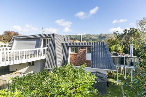 Photo of property in 23a Coates Street, Tawa, Wellington, 5028