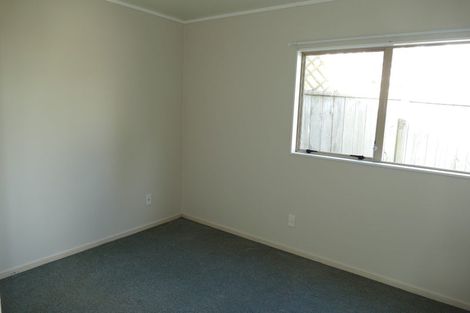 Photo of property in 40 Woodford Avenue, Henderson, Auckland, 0610