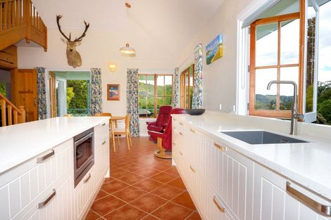 Photo of property in 559 Taurau Valley Road, Muriwai, Manutuke, 4072