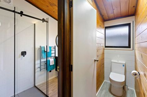 Photo of property in 21 Awanui Drive, Waikanae, 5036