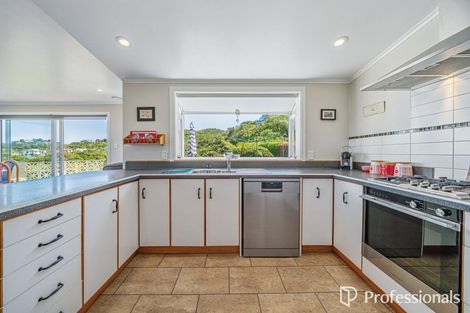 Photo of property in 14 Bushey Way, Maungaraki, Lower Hutt, 5010