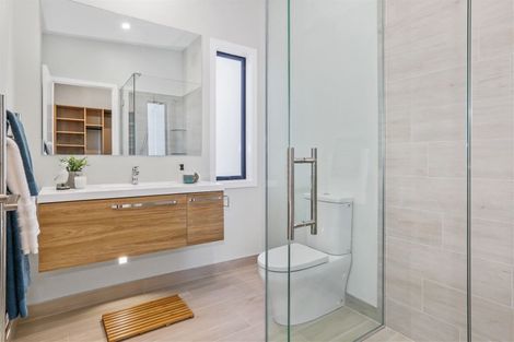 Photo of property in 29 Queen Charlotte Drive, Aotea, Porirua, 5024