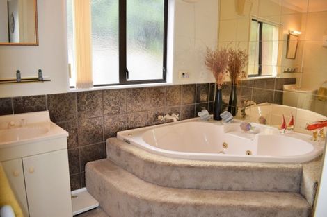 Photo of property in 4 Tararua Crescent, Otaki, 5512