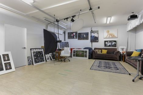 Photo of property in 32a Parr Terrace, Castor Bay, Auckland, 0620