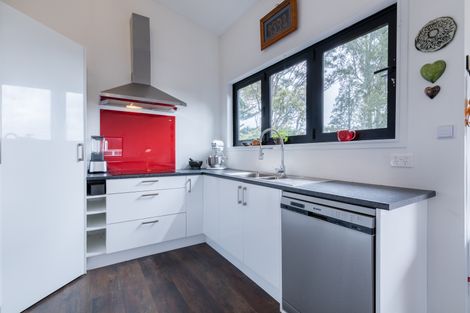 Photo of property in 59 Laingholm Drive, Laingholm, Auckland, 0604