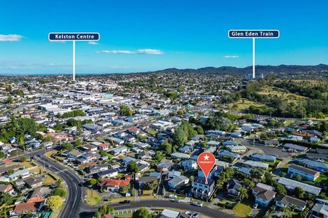 Photo of property in 1/82 Rosewarne Crescent, Glendene, Auckland, 0602