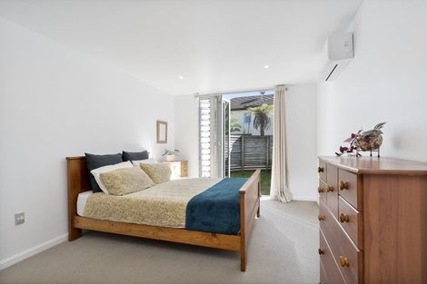 Photo of property in 2/2 Aberdeen Road, Campbells Bay, Auckland, 0620