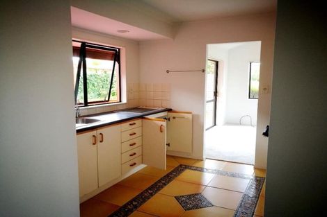 Photo of property in 30 Glucina Avenue, West Harbour, Auckland, 0618