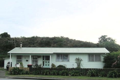 Photo of property in 24 Cypress Grove, Paraparaumu, 5032