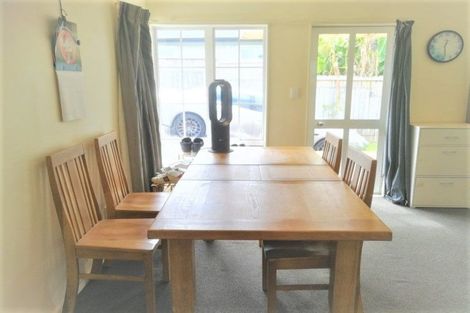 Photo of property in 2/7 Bruce Road, Glenfield, Auckland, 0629