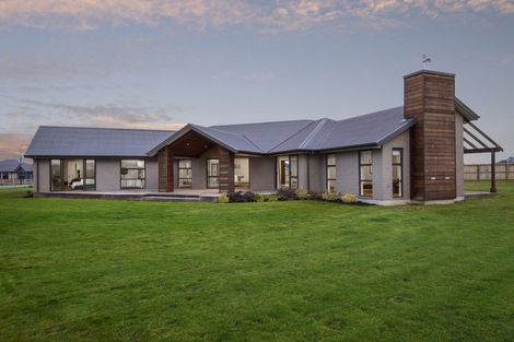 Photo of property in 14 Kingsdowne Drive, West Melton, 7618