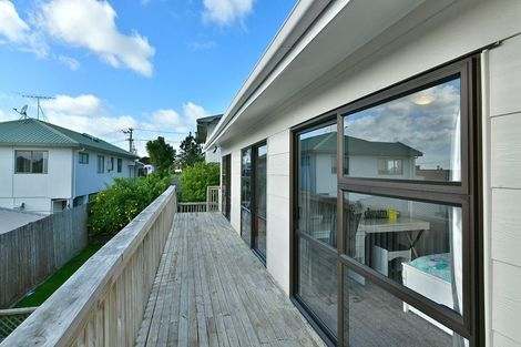 Photo of property in 836 Whangaparaoa Road, Manly, Whangaparaoa, 0930