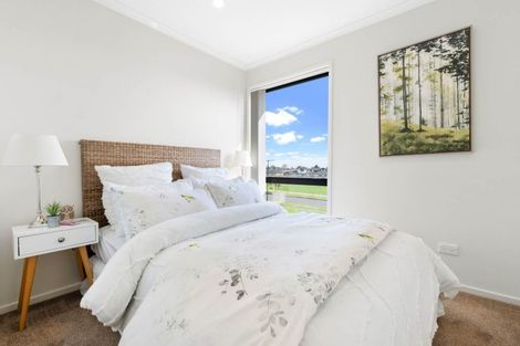 Photo of property in 12 Fermi Lane, Papakura, 2110