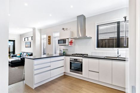 Photo of property in 12a Dida Park Drive, Kumeu, 0810