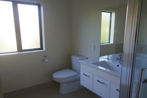 Photo of property in 42 Springvale Drive, Fairview Heights, Auckland, 0632