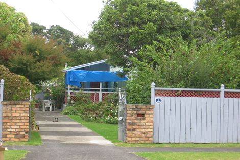 Photo of property in 5 Archlynn Road, Kelston, Auckland, 0602