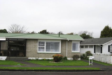 Photo of property in 57 Karaka Crescent, Levin, 5510