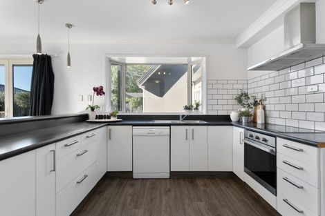 Photo of property in 39 Beauford Place, Parklands, Christchurch, 8083