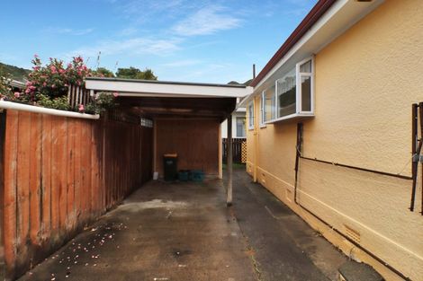 Photo of property in 39 Birdwood Road, Waterloo, Lower Hutt, 5011