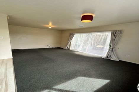 Photo of property in 2/36 Rimu Street, New Lynn, Auckland, 0600