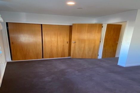 Photo of property in 8 Oakford Close, Riccarton, Christchurch, 8011