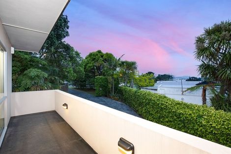 Photo of property in 424 Beach Road, Mairangi Bay, Auckland, 0630