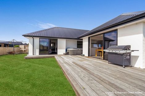 Photo of property in 6 Mcwatters Drive, Ngatea, 3503